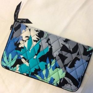 NWT Camofloral Accordion Wallet, Retired Pattern